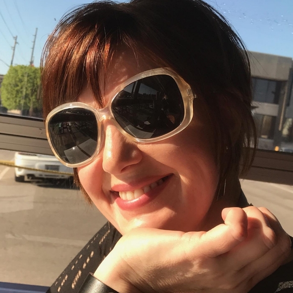 Meet your Posher, Claudine - Picture 2 of 2